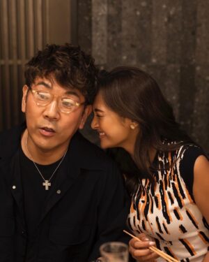 Toshifumi Fujimoto Instagram - 東京カレンダーさんにええ感じに
撮ってもらった。
こんなん最初で最後やと思う。

ほんでサヤちゃんありがとー

東京カレンダー10月号発売中！
買ってくれいっ