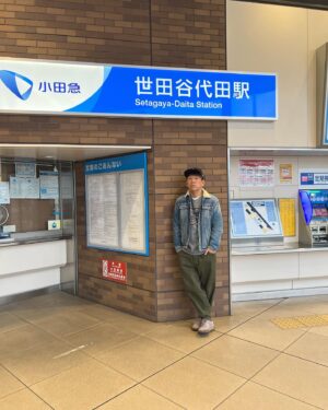 Toshifumi Fujimoto Instagram - ええ感じになるように撮ってもらった。

撮影者　ヤバT  ありぼぼ