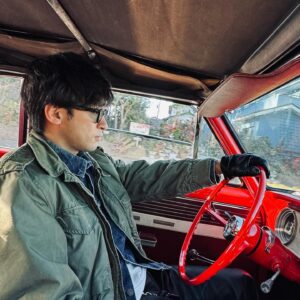 Toshimitsu Instagram - 冬の鉄ハンドルは革手が良いね

#chevrolet 
#chevroletnova 
#1962