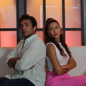 Toygan Avanoğlu Instagram - Kendisi güzel oyunculuğu güzel kalbi güzel partnerimle çok tatlı bir iş yaptık..daha daha nice güzel işlerimiz olsun🙏🏻🥰 @tugbamelisturk  #dünyaevi  @julisanat