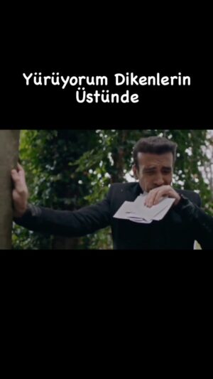 Toygar Işıklı Instagram - #yargı Yürüyorum Dikenlerin Üstünde
Söz : Hasan Kaplan Müzik : Anonim 
Mix & Mastering : @muratdeniz.yelken