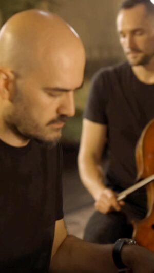 Toygar Işıklı Instagram - #ezel #eyşan 🎶🎶
Toygar Işıklı & Patrick Laird