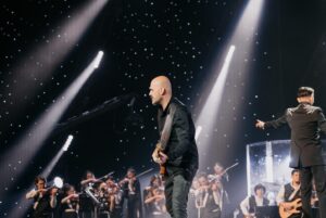 Toygar Işıklı Instagram - Bu, bir müzisyenin güzel hikayesidir.🔥❤️🔥🧿 Muhteşem konserlerdi.Teşekkürler Kazakistan 🇹🇷🙏🏻❤️🙏🏻 🇰🇿
Devamı gelecek. Güzel şeyler eninde sonunda kazanır 🧿 Thank you all 🔥👏🏻🔥
@ne_prosto_orchestra @madiyar_toiboldy 

Karanlığın içinde bir ışık hep var. 🔥🎶 🎹
#karasevda #intikamyemini #neprostoorchestra 
#yaprakdökümü #askimemnu #ezel #dudaktankalbe #fatmagülünsuçune #menekşeilehalil #kuzeygüney #karadayı #medcezir #karaparaaşk #karasevda #içerde #çukur #yargı #aile #çarpışma #cesurvegüzel #banasevmeyianlat #son #alevalev #babil #üçkuruş  #20dakika #kuzgun #darmaduman #buşehirarkandangelecek #kurtseyitveşura #soundtrack