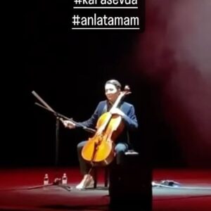 Toygar Işıklı Instagram - Müziğin evrensel gücü…
#karasevda #anlatamam #toygarisikli #turkiye 🇹🇷 #karasevda
Cello by: @clvdeex