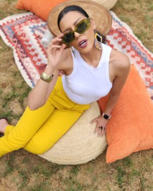 Tracey-Lee Oliver Instagram - A little yellow to brighten up your day💛