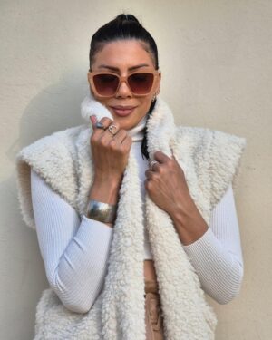 Tracey-Lee Oliver Instagram - Beautiful @traceyleeoliver , also known as Pam in @diepewaters , rocking our Heide fluffy jacket like it's never been rocked before !💥💥💥

Thank you for the beautiful photos Tracey! 🙏🙏