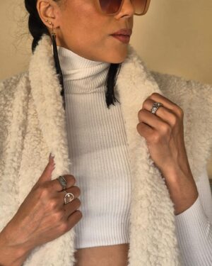 Tracey-Lee Oliver Instagram - Beautiful @traceyleeoliver , also known as Pam in @diepewaters , rocking our Heide fluffy jacket like it's never been rocked before !💥💥💥

Thank you for the beautiful photos Tracey! 🙏🙏