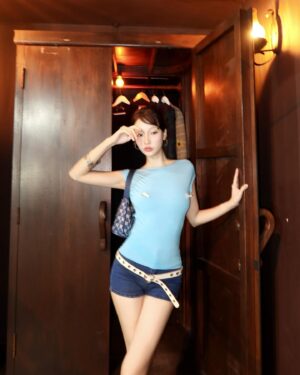 Trang Minh Instagram - We are single because we're looking for 90's love in the current generation. 💙 

#trangminh #blue