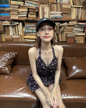 Trang Minh Instagram - I hope u heal from things no one ever apologized for. ❤️‍🩹