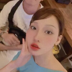Trang Minh Instagram - We are single because we're looking for 90's love in the current generation. 💙 

#trangminh #blue