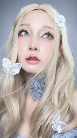 Trang Minh Instagram - What’s your favorite BTS song? 🦋✨🫧

#trangminh #bts #butterfly #army #jungkook #bias