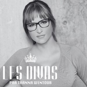 Tranna Wintour Instagram - Le premier volume du podcast LES DIVAS de @trannawintour s’annonce absolument INSANE. 😍

C’est un IMMENSE honneur que ces 5 femmes ICONIQUES, qui ont littéralement marqué l’histoire du Québec, aient accepté de se livrer au micro de notre diva en formation : Tranna Wintour. 😭❤️🙏

Une trentaine de places sont réservées pour le public. Les billets s’envoleront rapidement ; c’est une chance inouïe d’entrer dans l’intimité de ces grandes dames. Rendez-vous sur @lepointdevente pour vous procurer des billets! 🎟️ 

Les enregistrements auront lieu à @lidealmtl 
⭐️18 AVRIL 20:00 AVEC @mitsougelinas 
⭐️25 AVRIL 19:00 AVEC @mariemaireal 
⭐️2 MAI 19:00 AVEC Anne-Marie Losique
⭐️16 MAI 20:00 AVEC @joebocan 
⭐️30 MAI 19:00 AVEC @patsy.gallant