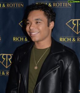 Actor Travis Bryant HD Instagram Photos and Wallpapers December 2018