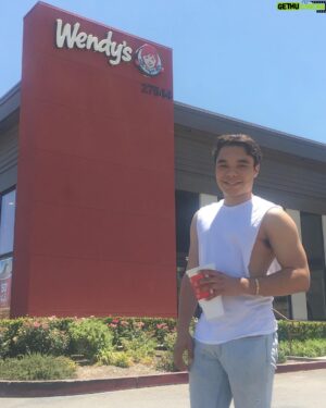 Travis Bryant Instagram - #NuggsForCarter was a thing on twitter, how about #FrostysForTrav on insta? How many likes/comments for a year supply of @Wendys frostys? #Wendys