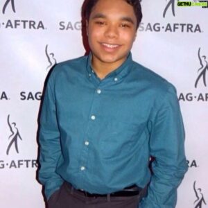 Travis Bryant Instagram - #FlashbackFriday to this terrible carpet picture from January 2015 | Award season is creeping up pretty soon. 😏🏆🎭| HAPPY FRI-YAY 🤗