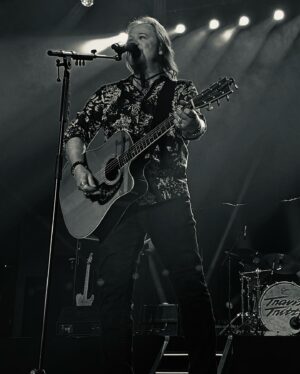 Travis Tritt Instagram - Because the crowd was so good, here are a few more shots from our SOLD OUT show in Dothan, Alabama.