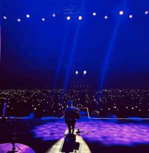 Travis Tritt Instagram - We had an incredible crowd and a fantastic evening in Terre Haute, Indiana. What a pleasure it was to perform for my die hard fans! All I can say is “thank you” to everyone who made this night such a tremendous success. Thanks to @elvieshanemusic for kicking the night off with a great performance.