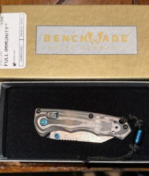 Travis Tritt Instagram - I want to thanks my friends @benchmadeknifecompany for sending me this beautiful limited edition “Full Immunity” knife. I’ve always been a fan of Benchmade products and I’m thrilled to add this little beauty to my collection.