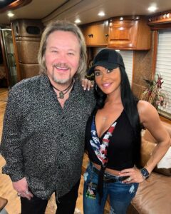 Travis Tritt Most Liked Photos and Posts