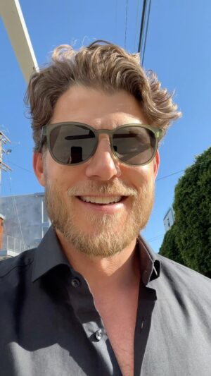 Travis Van Winkle Instagram - Catch me and @elexmichaelson TONIGHT at 6:30pm on @foxla (FOX 11 Live) to chat all things @bbbsla @bbbsamerica 

#Mentorship #mentor #big #little