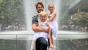 Travis Van Winkle Instagram - Singapore Uncle time. 

Airlines lost my luggage for 2  weeks, but I made the most of it. 

New Zealand next!