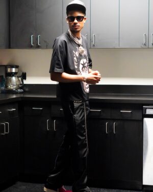 Tray Bills Instagram - in that mode.
shirt: @husharchives.us 
pants: @madman.dna 
shot by: @jfettioriginals