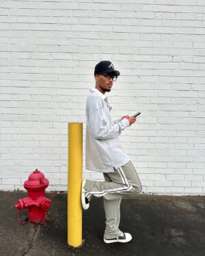 Tray Bills Instagram - I’ve been lost……
👕: @playcallour