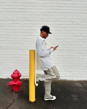 Tray Bills Instagram - I’ve been lost……
👕: @playcallour