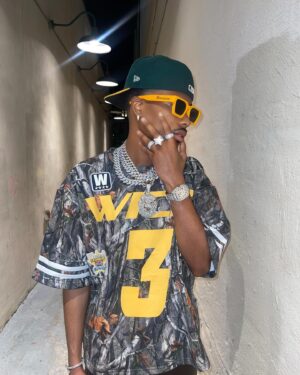 Tray Bills Instagram - not the regular 3.
Jersey: @wrldofwick 
Pants: @westonbronco