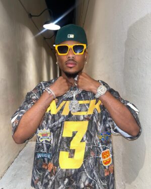 Tray Bills Instagram - not the regular 3.
Jersey: @wrldofwick 
Pants: @westonbronco