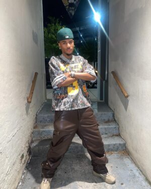 Tray Bills Instagram - not the regular 3.
Jersey: @wrldofwick 
Pants: @westonbronco