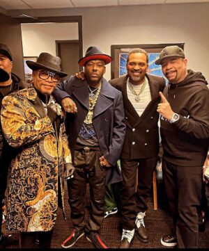 Treach Instagram - Dunn Dunn Dunn Breaking News @mellemelglover @treachtribe @therealmikeepps @icet In Barclays Center Mike has the FUNNIEST Tour with Illest line Up, Dont miss it when it hits your town