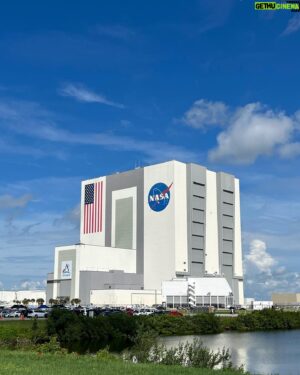 Trevor Collins Instagram - Day 1 at @nasakennedy (aka T -2 days from launch of @nasaartemis). Today was about exploring the Vehicle Assembly Building and talking to the folks responsible for Artemis from payload to propulsion to moving it to the launch pad! Artemis is humanity’s first realistic step towards sending humans to Mars and beyond. So incredibly excited for launch on Monday morning!