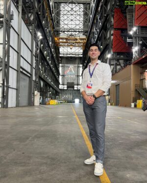 Trevor Collins Instagram - Day 1 at @nasakennedy (aka T -2 days from launch of @nasaartemis). Today was about exploring the Vehicle Assembly Building and talking to the folks responsible for Artemis from payload to propulsion to moving it to the launch pad! Artemis is humanity’s first realistic step towards sending humans to Mars and beyond. So incredibly excited for launch on Monday morning!