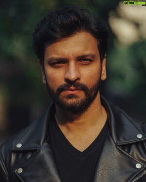 Trishaan Singh Maini Instagram - Helios!💛
Ft./ @trishaanmaini 
•
•
•
•
#portraiture 
@theartist.fx 
•
•
📍Mumbai, India 
#outdoorshoot #mumbai #morningshoot #portraitgames #moodyports #portrait_ig