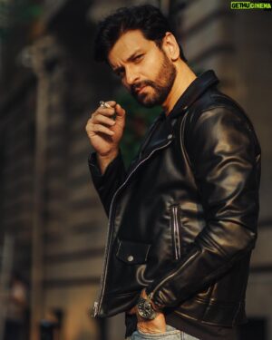 Trishaan Singh Maini Instagram - 🖤

@theartist.fx 📸