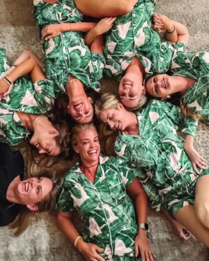 Trishelle Cannatella Instagram - Celebrating Tasha’s 40th at the beach 🎂 Played beer pong, ate cake, flopped in the pool, watched baseball, hosted an outdoor Disney movie night, and had some beach fun ☀️