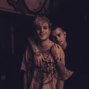 Tristan Evans Instagram - la fiesta continua