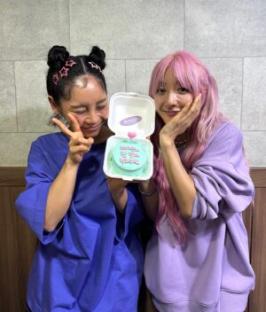 Truedy Instagram - 사실 아직도 꿈만 같아요.. *-* 🍬 @bada0228 

잠자던 바위도 춤추게하는 바다슨배림의 목소리!🤸🏽‍♂️
신곡 PING 들으면서, 저는 이제 설거지도 퐁퐁 말고 핑핑으로 할거에욧!!(유난 주접🫧)

소중한 바다선배님의 행복한 노래 [PING] 
함께 할 수 있어 가문의 영광 입니다-!!🎼

여러분 행복한 노래 “PING ” 함께해주세유🎀