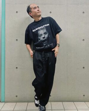 Tsukasa Saitô Instagram - ジヨンの靴かっこいいなぁ、何にでも合う。

Tシャツをそんなに持ってないってことが露呈した2023夏

#gdragon
#peaceminusone
#ootd