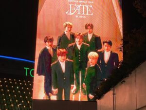 Tsukasa Saitô Instagram - あ〜泣いたね。
本当に良かった。
ENHYPENツアーFATE、
iLANDから見てた身としてグッとくるものあった、そしてスローガンをみんながそのタイミングだから見れないという不発具合も笑
いやぁ、格好良かった。
ENGENE×ENHYPEN最高！

#enhypen 
#東京ドーム
#engene 
#engeneかかげるスローガン
#みんなその時円陣
#そして泣いてるおれ変人！！
#かわちぃ