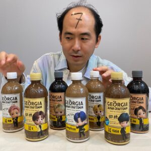 Tsukasa Saitô Instagram - GEORGIAにTinyTANボトル出たよう！！
全種類大人買いしたよう！！！
Butterの衣装だったからButterのサビのところの立ち位置にしてるところ笑
自分を入れてシミュレーションしたよ！
動いてくれと魂の取り直し、朝からテイク10でやっとできた笑
みんなも自分だけの楽曲の立ち位置ちょうだい💜

#pr
#カフェジョージア　
#ジョージア
#TinyTAN
#bts
#army