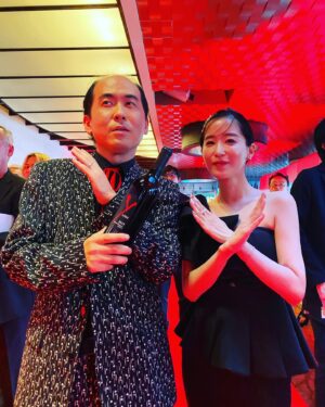 Tsukasa Saitô Instagram - えぐかったなぁ。
YOSHIKIさんの映画「UNDER THE SKY」のJAPAN PREMIERに行ってきました。
HYDEさんにもお会いできて、レジェンドとこんなに長時間ご一緒することもないので、レジェンド酔いしました。
アンミカ姉さんも流石のスピーチで、バチェラーイベント以来の休井ちゃん、チョコチョコご一緒させていただくTAKAHIRO先生、ホルモンのダイスケはんさん、PEPEPEラジオ以来のRYUGAにも会えて楽しかったね。
何も成し遂げてないのになぜ僕がレッドカーペット歩いてるのか？緊張のあまりYOSHIKIさんの白ワイン一髪入れてから歩いたら、あとで酔ったけど。

#YOSHIKI
#UNDER_THE_SKY
#HYDE
#ヘッドカーペット
