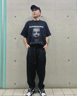 Tsukasa Saitô Instagram - ジヨンの靴かっこいいなぁ、何にでも合う。

Tシャツをそんなに持ってないってことが露呈した2023夏

#gdragon
#peaceminusone
#ootd