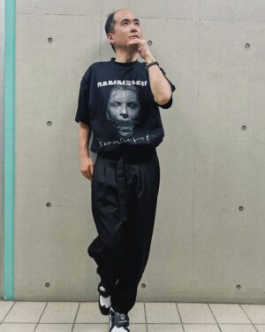 Tsukasa Saitô Instagram - ジヨンの靴かっこいいなぁ、何にでも合う。

Tシャツをそんなに持ってないってことが露呈した2023夏

#gdragon
#peaceminusone
#ootd