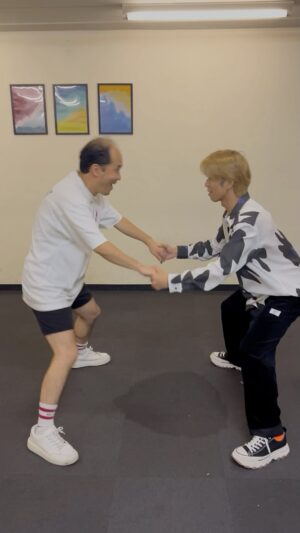 Tsukasa Saitô Instagram - tomorrow x together銀ちゃんと踊った。
銀ちゃんなんでも褒めてくる。笑
TikTokとYouTubeもフォローしてね🫰🏻
#tomorrowxtogether #happilyeverafter
#tiktok #youtube #투모로우바이투게더 #TXT #thenamechapter #freefall #dance