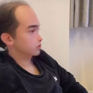 Tsukasa Saitô Instagram - 妻の隠し撮り。
こんな顔にならなくてよかったね。
上がぼやけすぎて泣ける

#tiktok #reels #リール　#リール動画