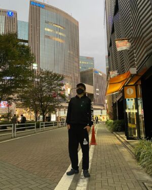Tsukasa Saitô Instagram - 銀座をジャージで歩くようになったらおしまい。笑
※あくまでミュージカルの合間だからだよ。
14日までなのでみなさんぜひシアタークリエへ！
毎日自分と戦ってます！

#シアタークリエ
#fantasticks