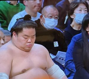 Tsurube Shofukutei Instagram - 11月24日九州場所砂被り誰かが撮って拡散、皆んなからバズってますと。連絡。
なんのことや。