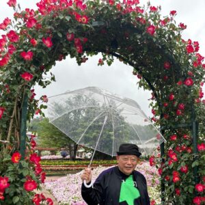 Tsurube Shofukutei Instagram - あしかがフラワーパークに行って来ました。花好きの嫁の言う事を聞いて良かった。